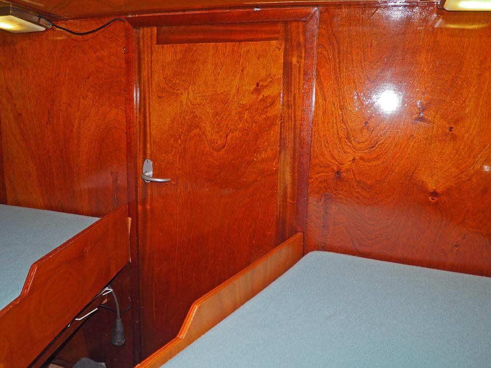 Cabin en avant, H&eacute;bergements